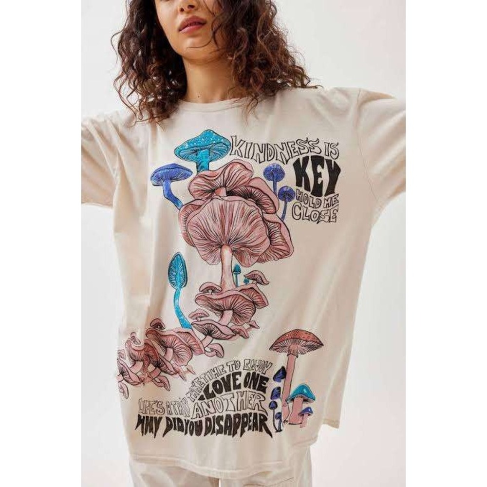 Project Social T Urban Outfitters Womens S/M Cream Mushroom Kindness Tee